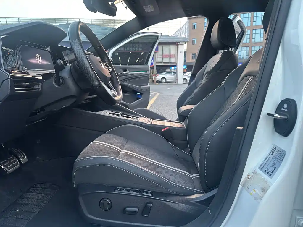 Volkswagen Golf — миниатюра 12