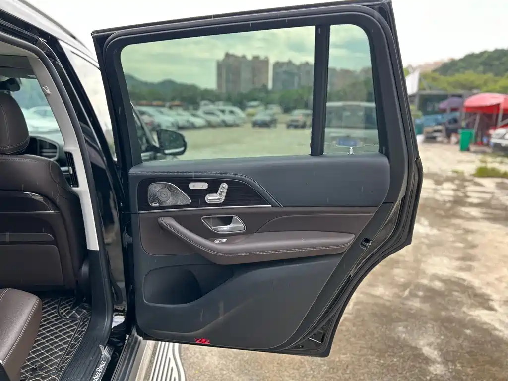 Mercedes-Benz GLS — миниатюра 25