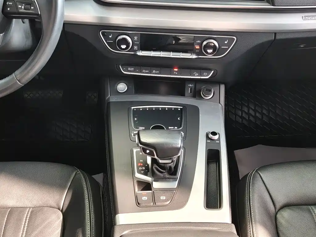 Audi Q5L — миниатюра 12