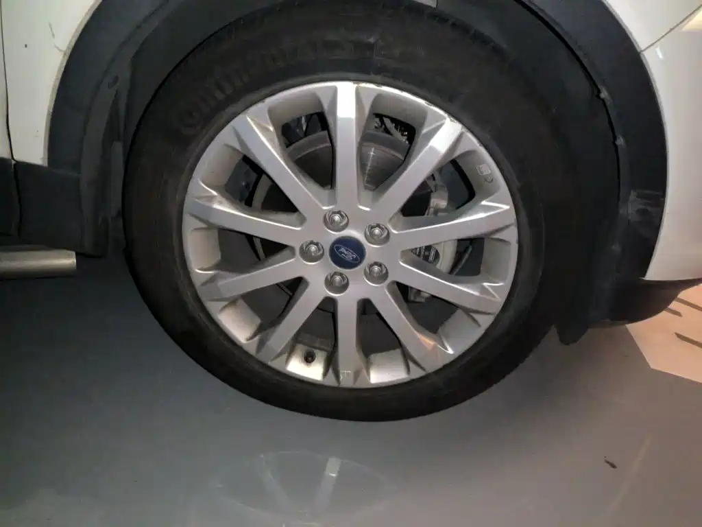 Ford Kuga — миниатюра 25