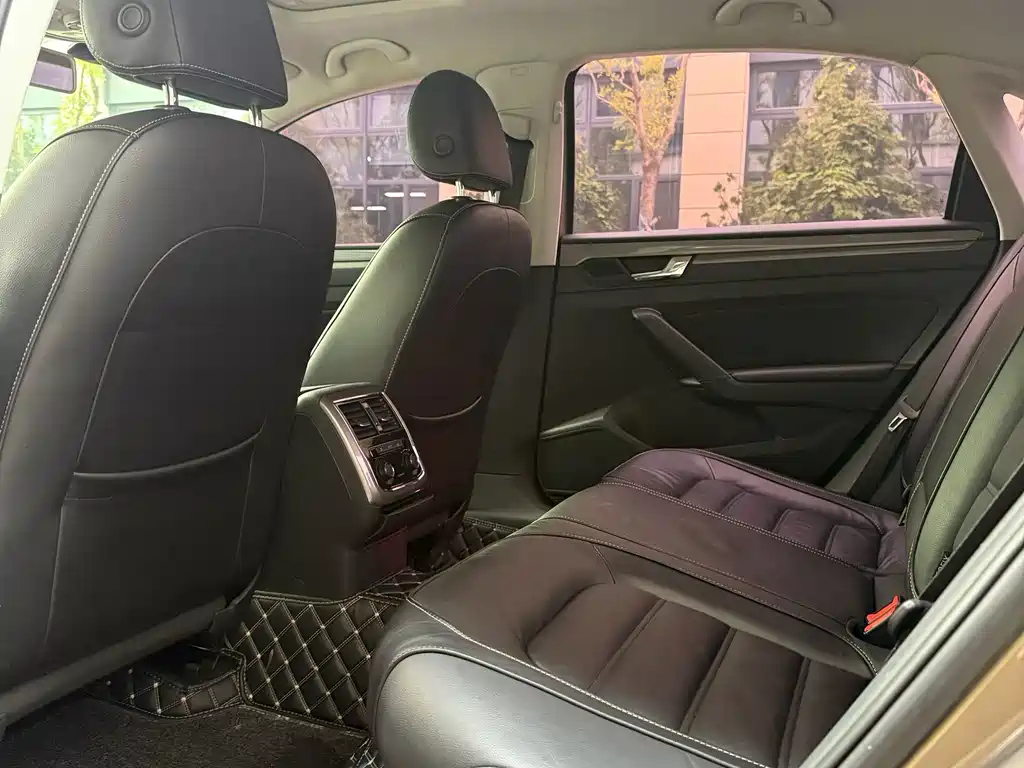 Volkswagen Passat — миниатюра 6