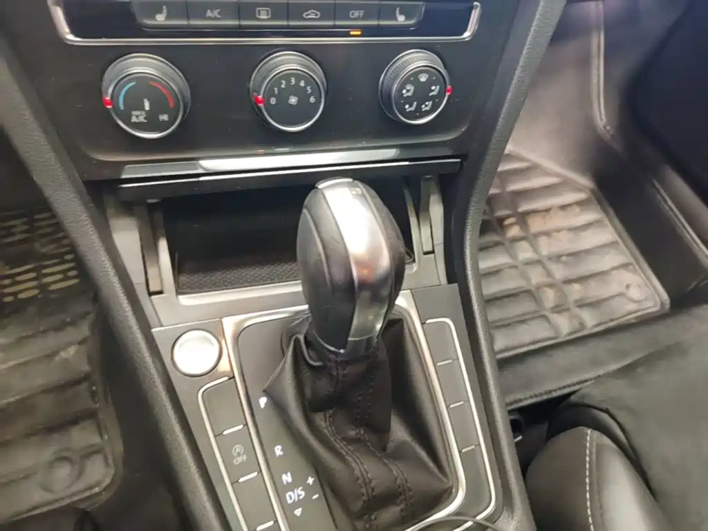 Volkswagen Golf — миниатюра 14