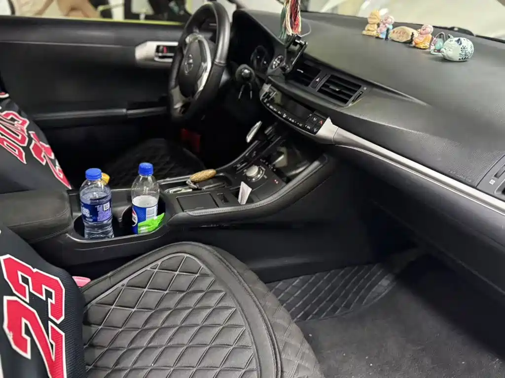 Lexus CT — миниатюра 17