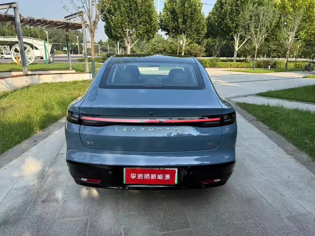 Leapmotor Leapmotor B01 — миниатюра 7