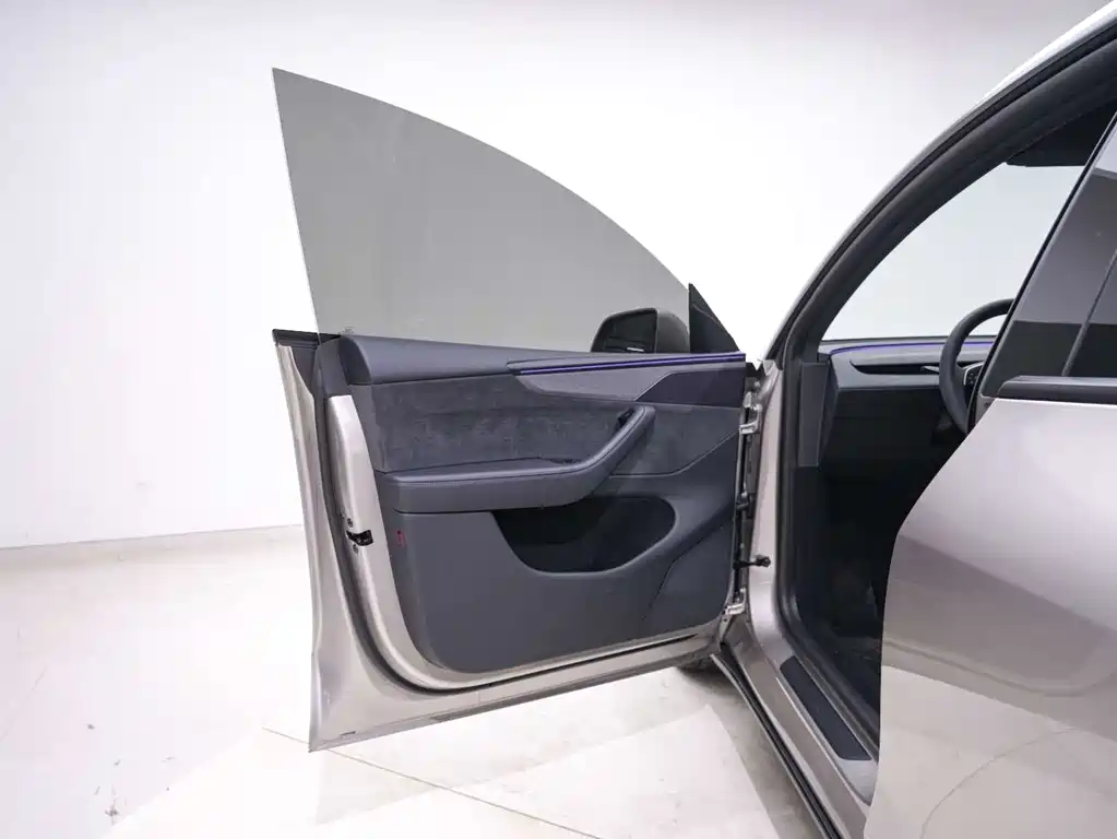 Tesla Model Y L — фотографии объявления, Фото 11