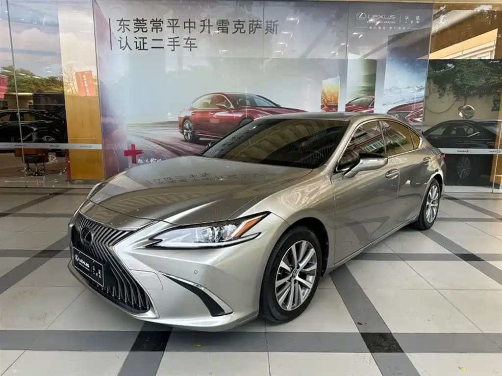 Lexus ES 2023
