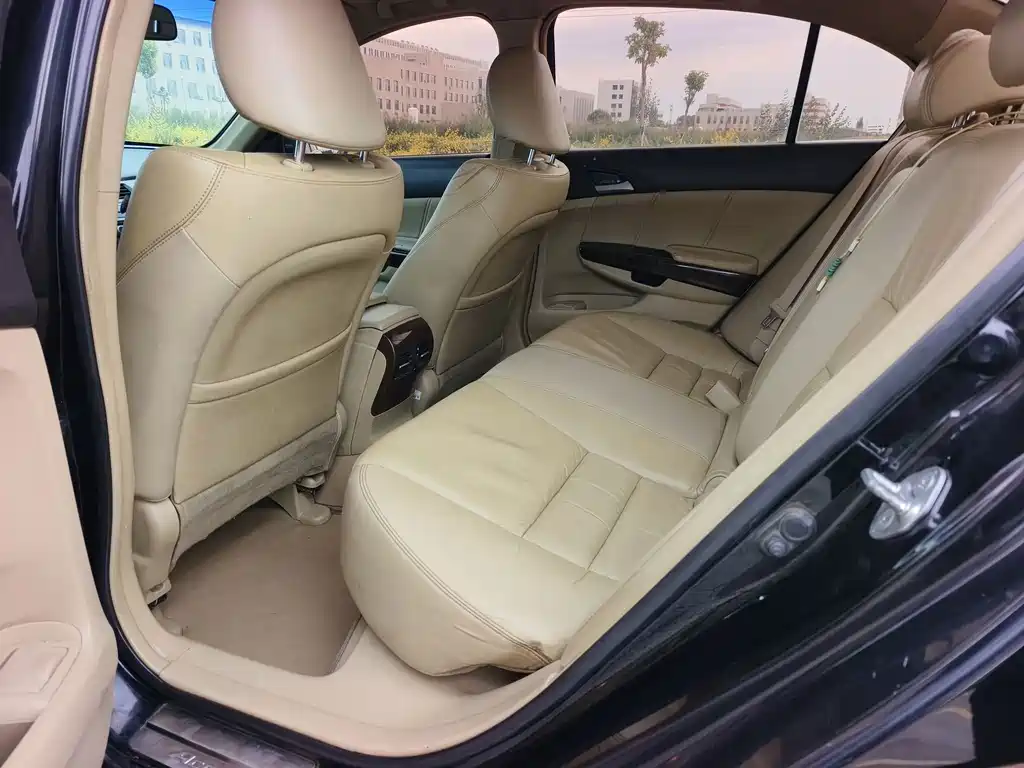 Honda Accord — миниатюра 9