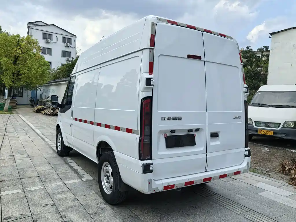 JMC JMC Fushun — миниатюра 4