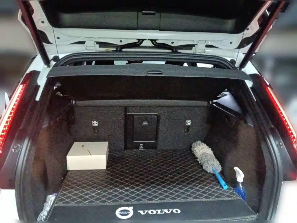 Volvo XC40 2024 — фото 20