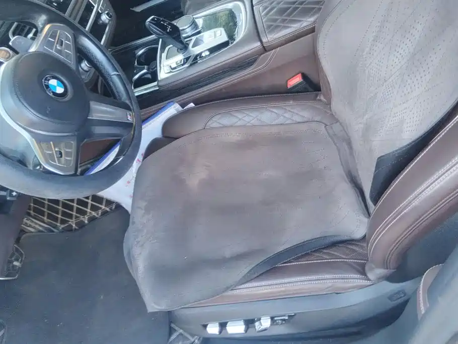 BMW 7 Series — миниатюра 9