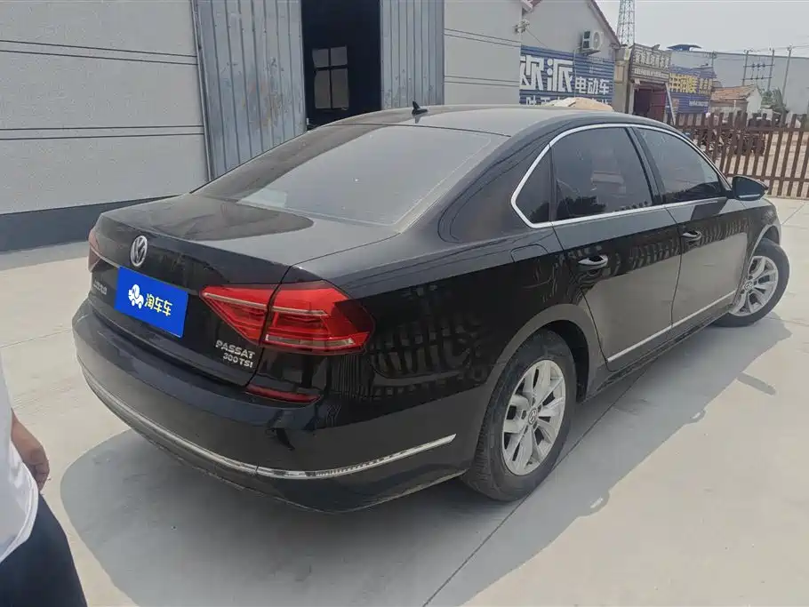 Volkswagen Tiguan 2017 300TSI AT