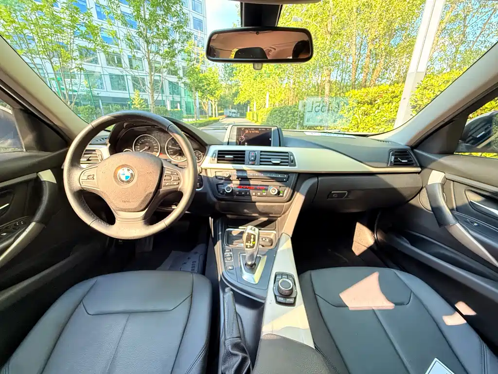 BMW 3 Series — миниатюра 8