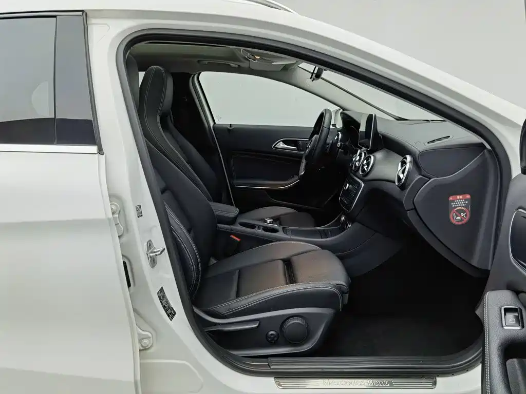 Mercedes-Benz GLA — миниатюра 23