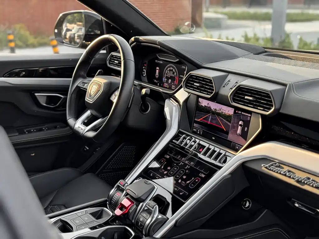 Lamborghini Urus - фото 10