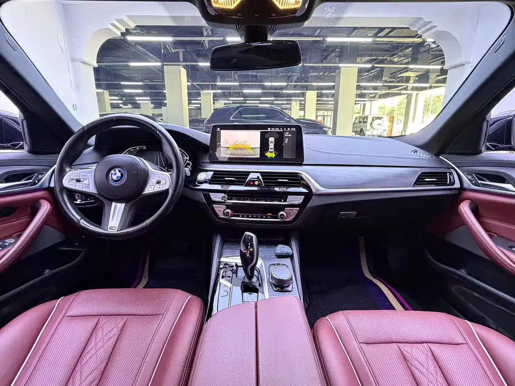 BMW 5 Series New Energy — миниатюра 11