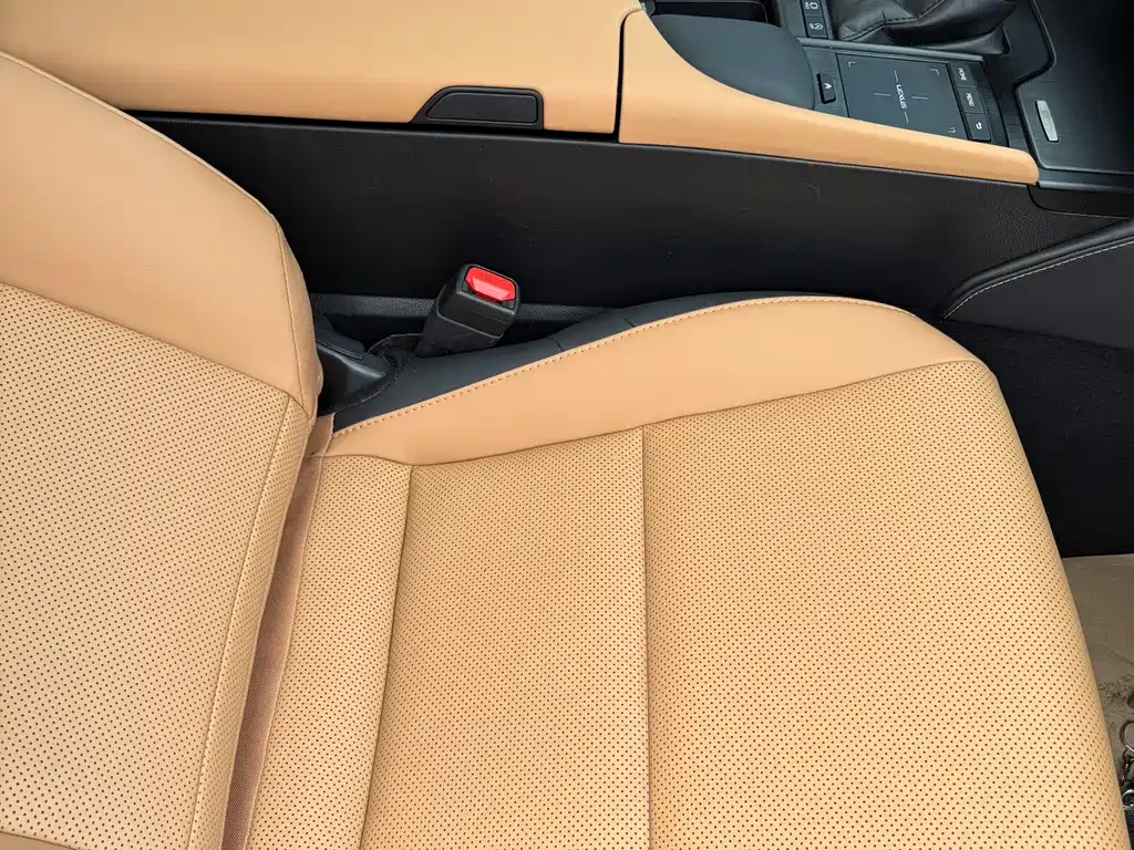 Lexus ES — миниатюра 13