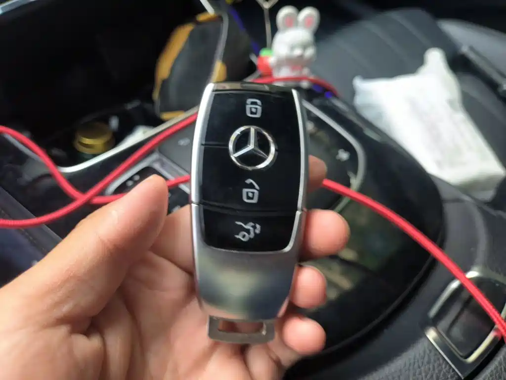 Mercedes-Benz E-Class (Import) — миниатюра 12