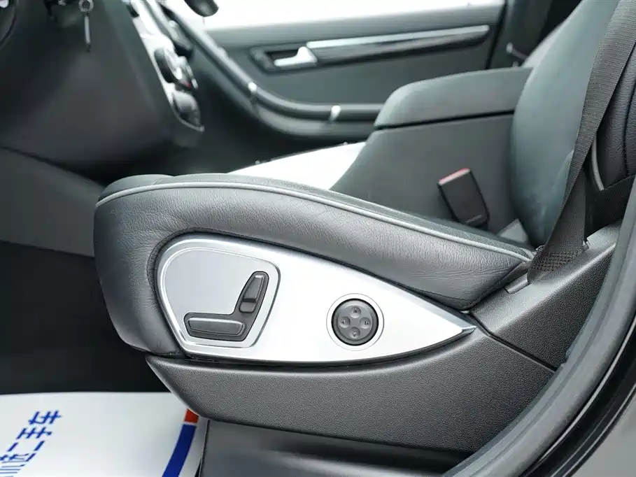 Mercedes-Benz R 2017 R 320 4MATIC