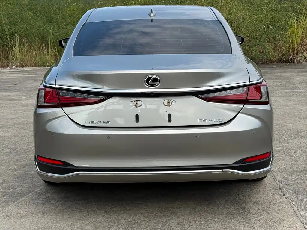 Lexus ES — миниатюра 16