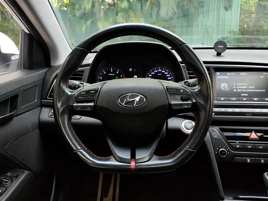 Hyundai Elantra — миниатюра 15