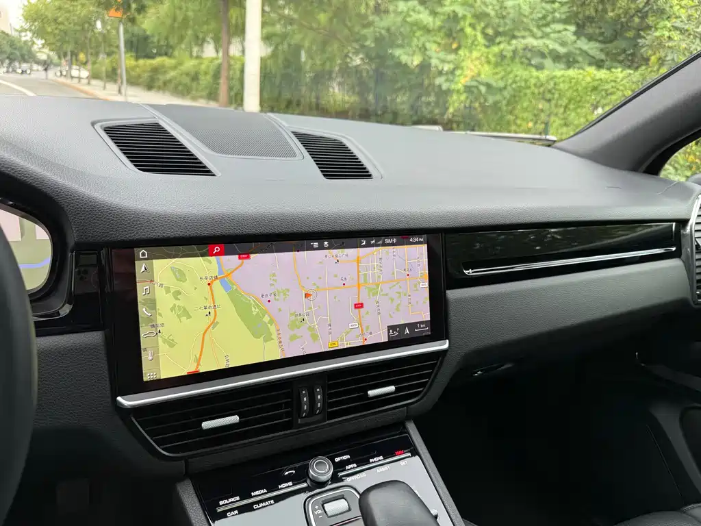 Porsche Cayenne — миниатюра 25