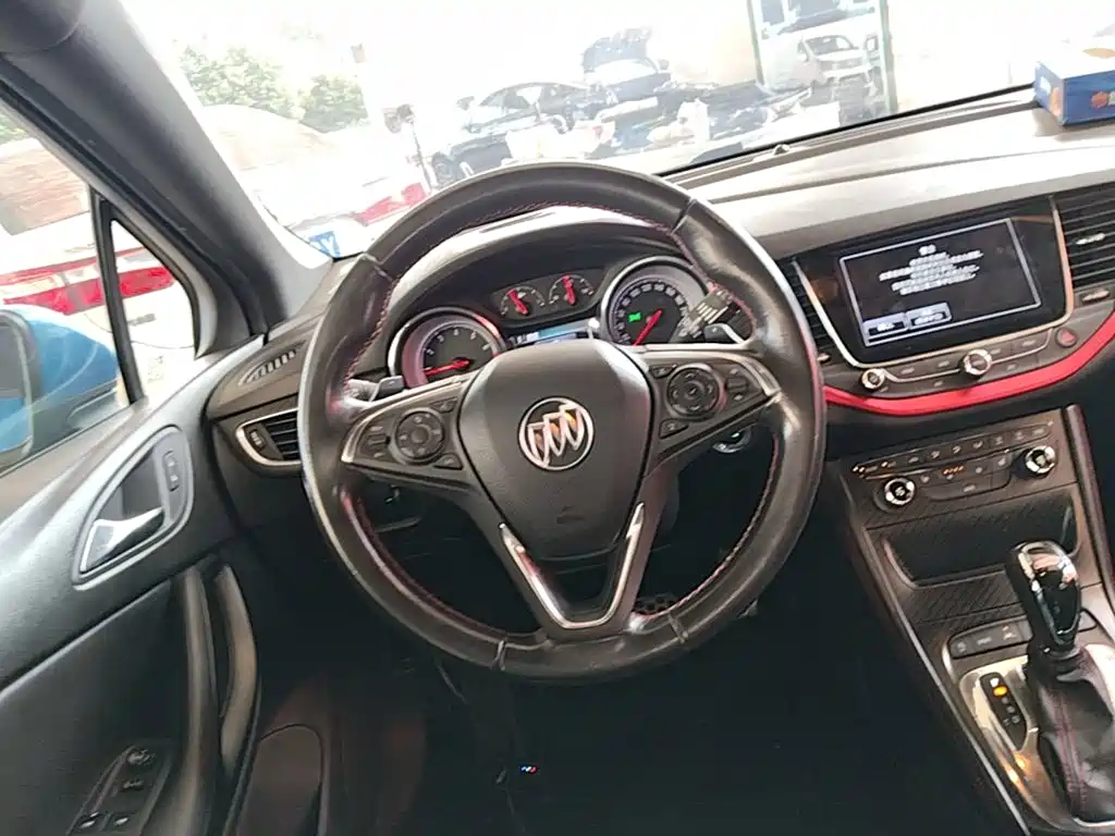 Buick Verano — миниатюра 11