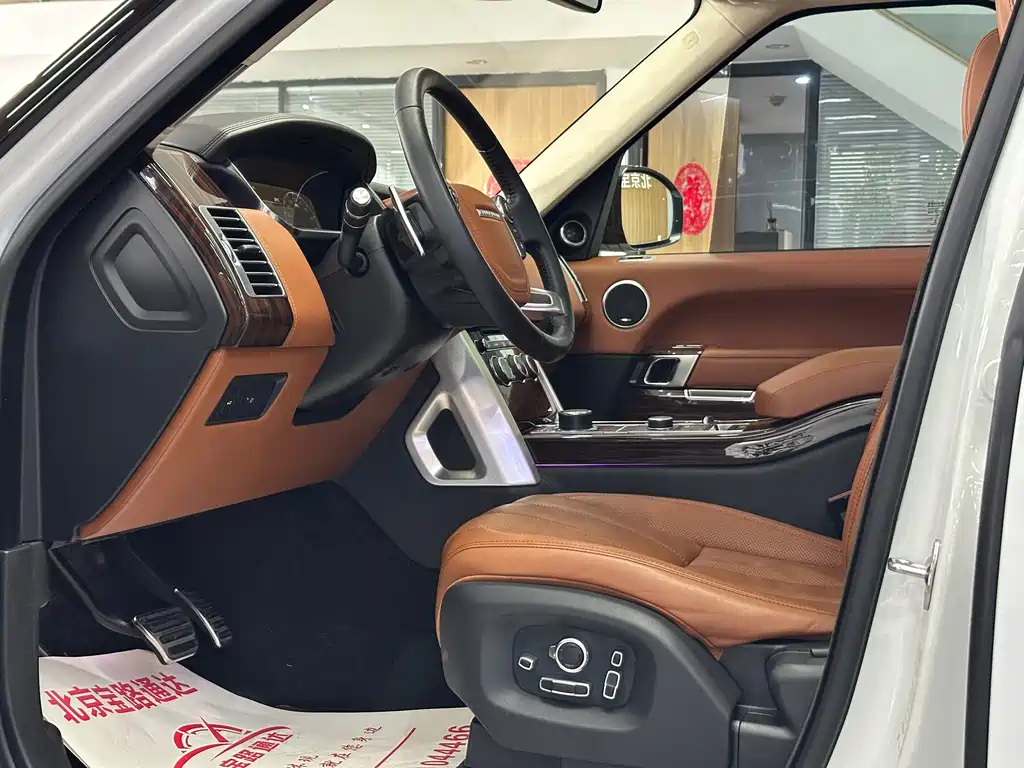 Land Rover Range Rover — миниатюра 7