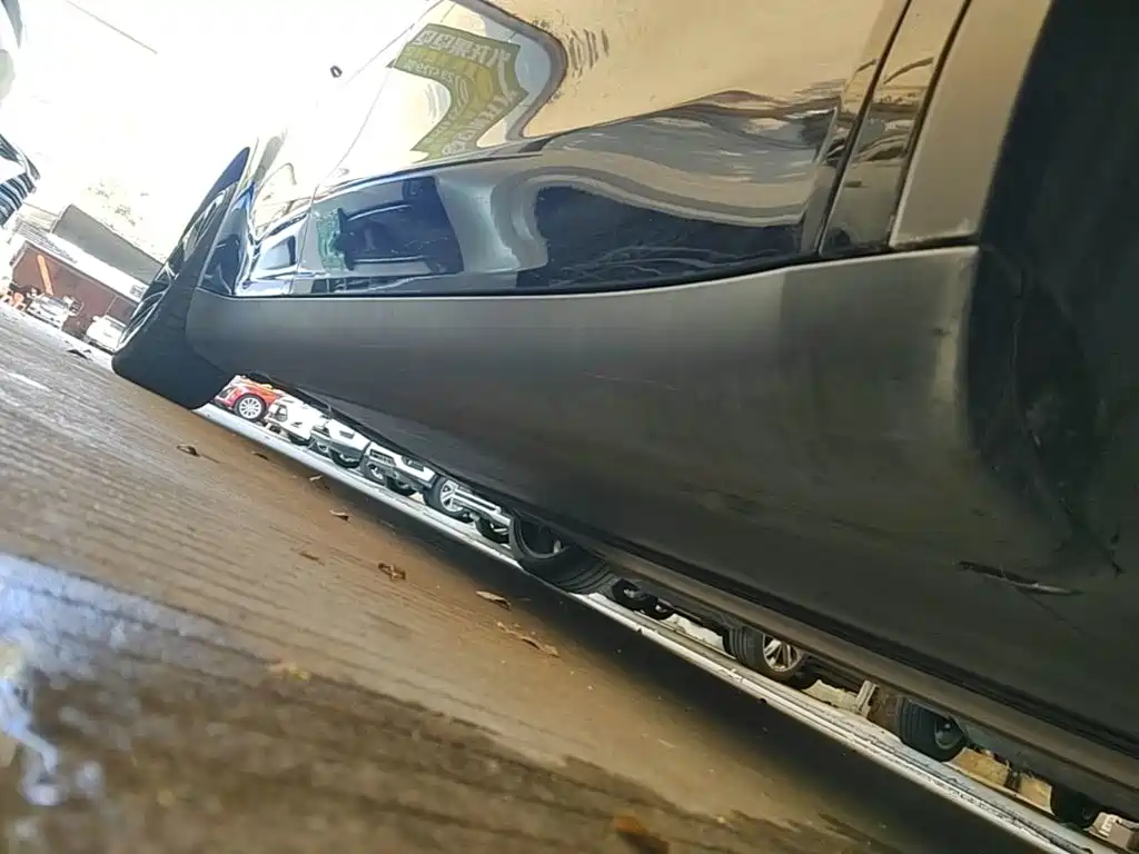 Tesla Model Y — миниатюра 21