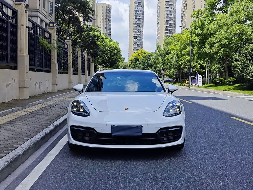 Porsche Panamera — миниатюра 2