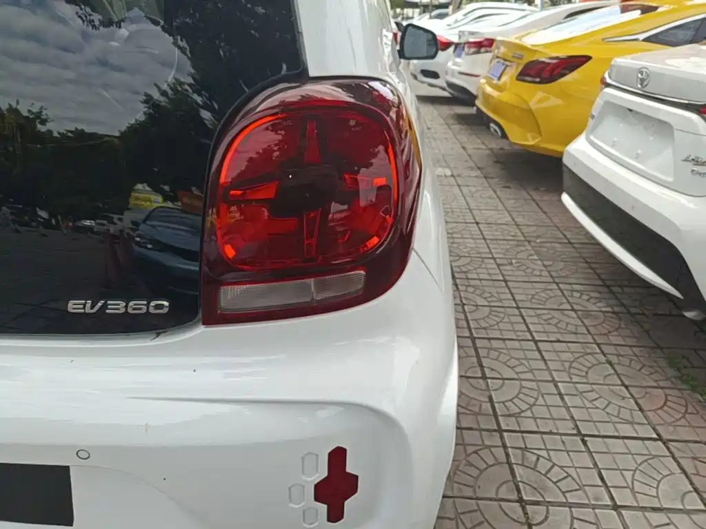 Roewe Clever — миниатюра 8