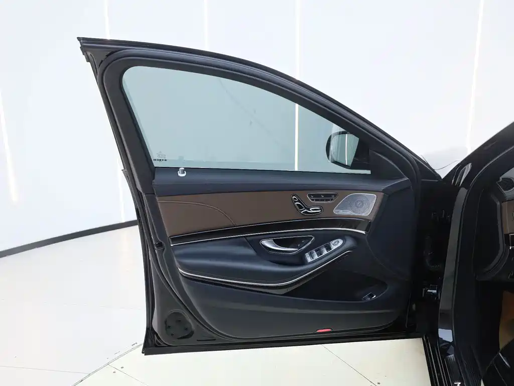 Mercedes-Benz S-Class — миниатюра 14