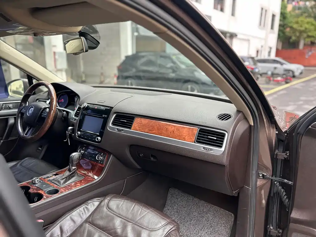 Volkswagen Touareg — миниатюра 32