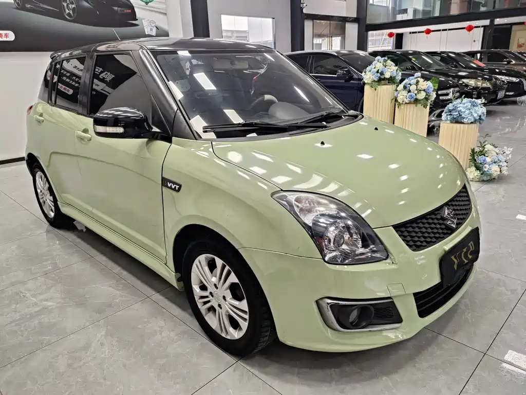 SUZUKI SWIFT