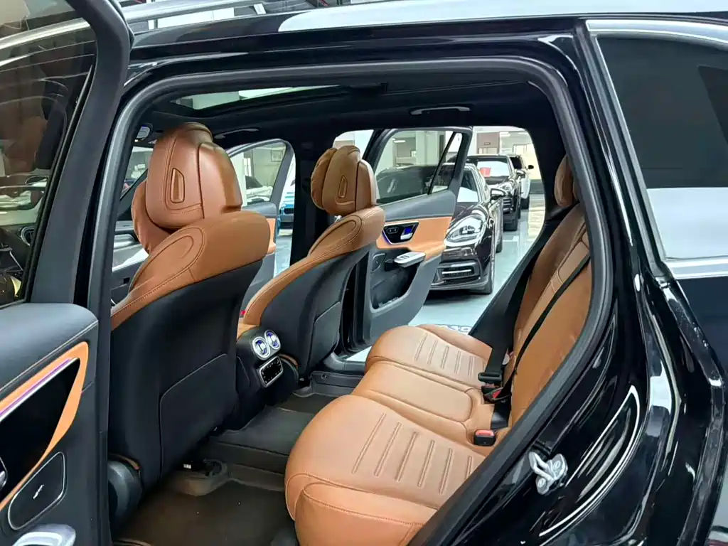 Mercedes-Benz GLC 2024 GLC 260 L 4MATIC 5 мест