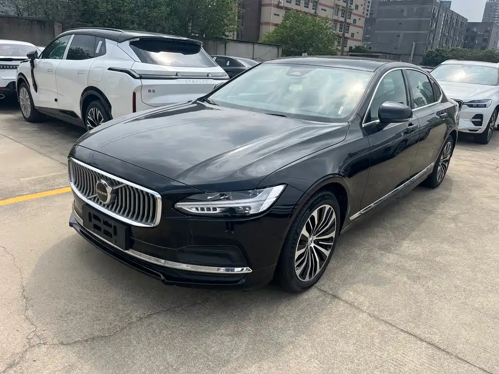 Volvo S90 2025
