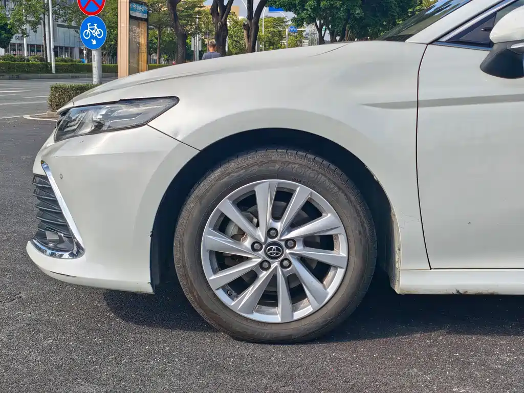 Toyota Camry — миниатюра 5