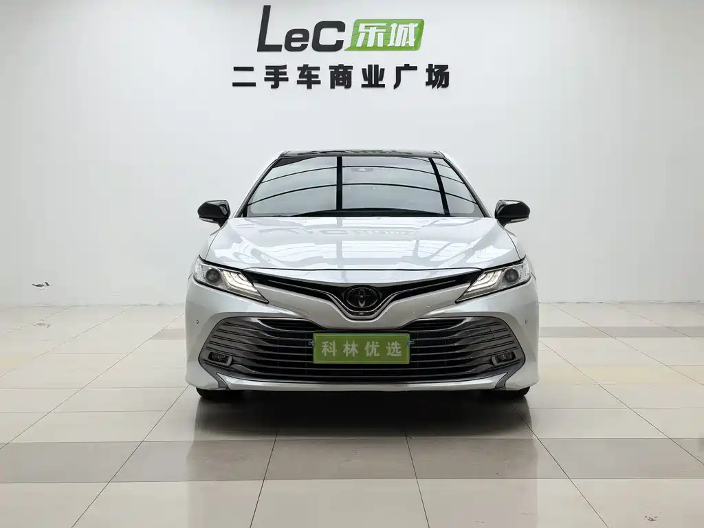 Toyota Camry — миниатюра 4