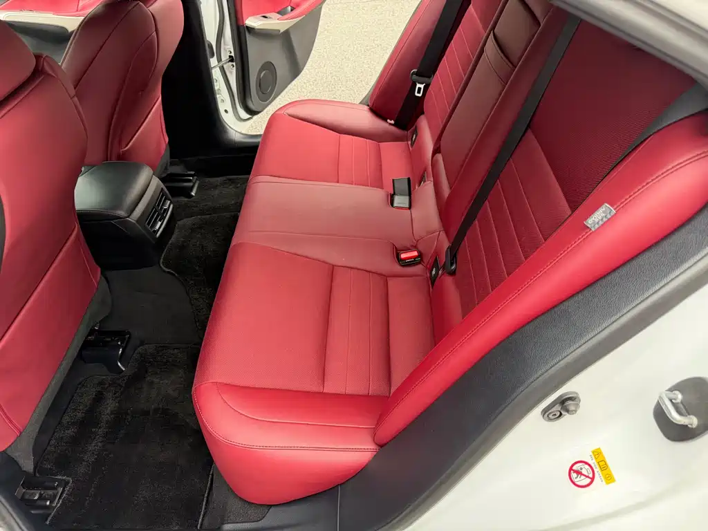 Lexus IS 300 F SPORT Edition, фото 4