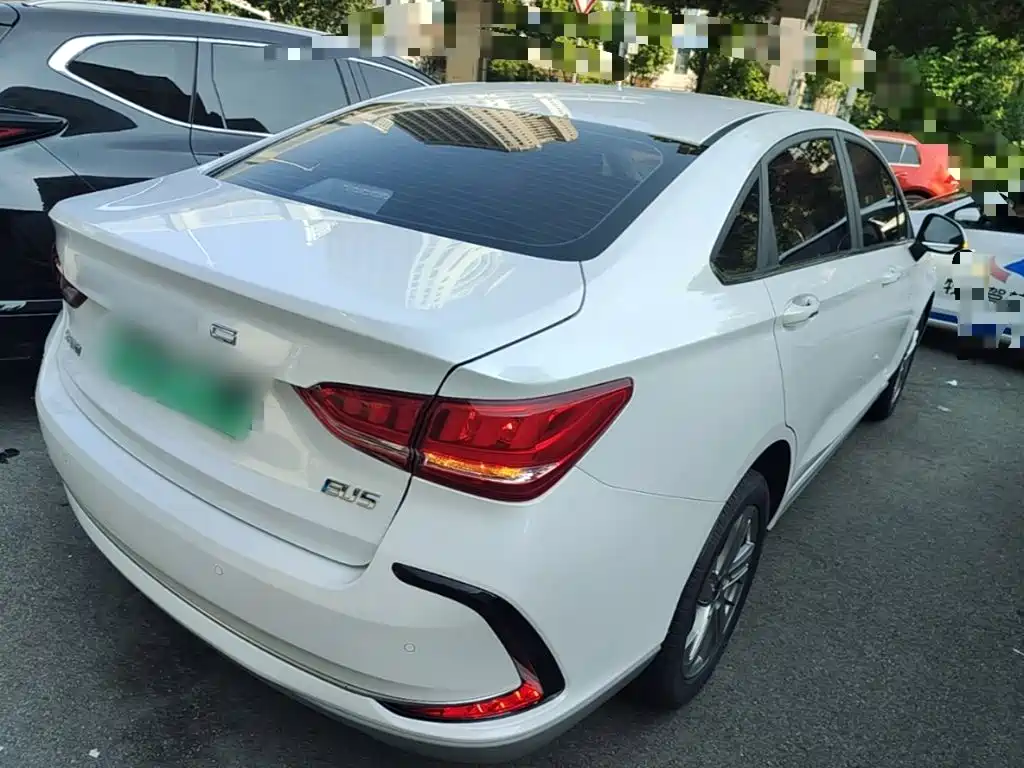 BAIC EU5 — миниатюра 7