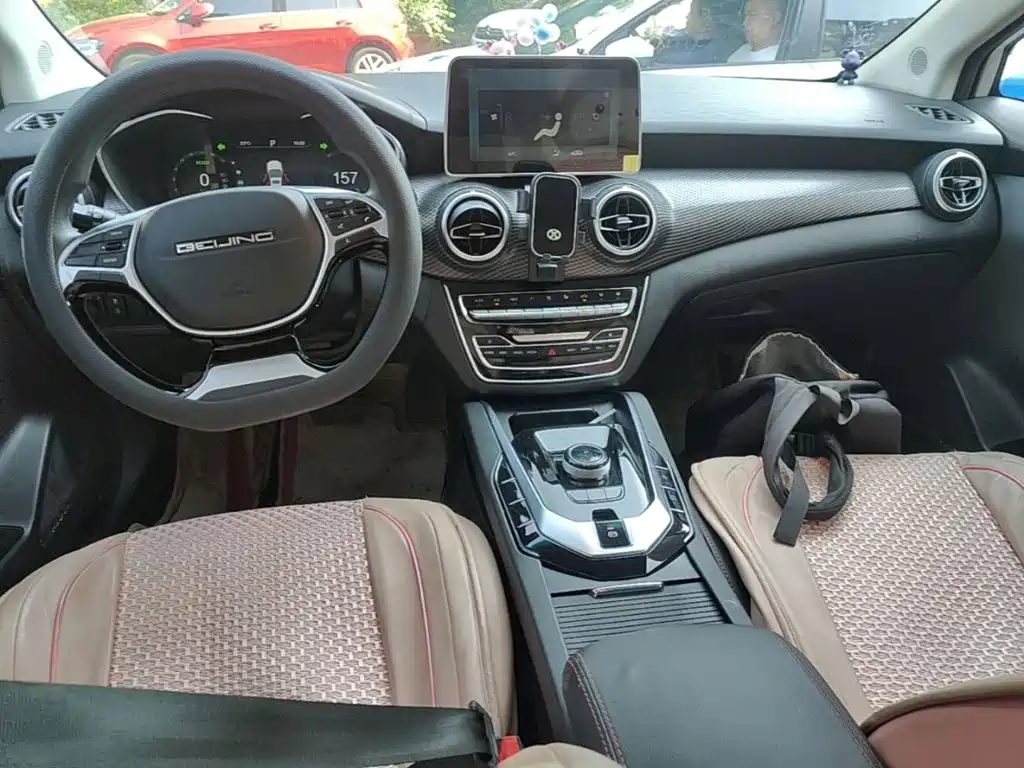 BAIC EU5 — миниатюра 10
