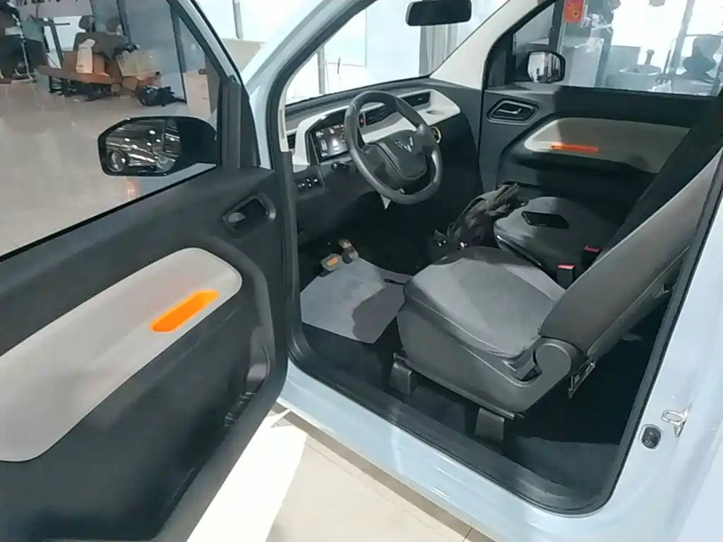 Wuling MINIEV — миниатюра 16
