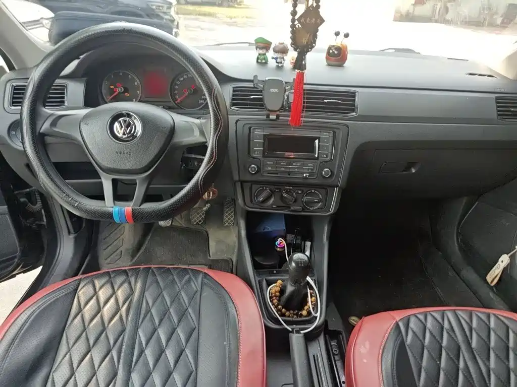 Volkswagen Santana — миниатюра 5