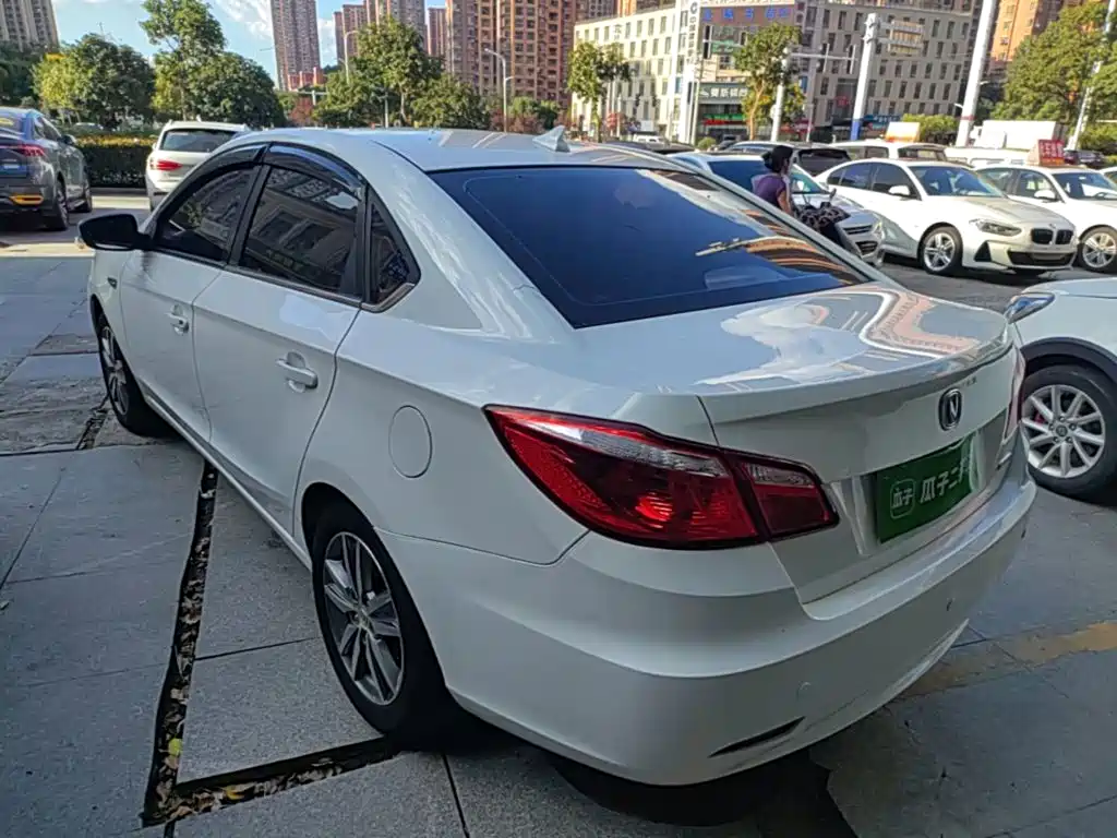 Changan Eado — миниатюра 5