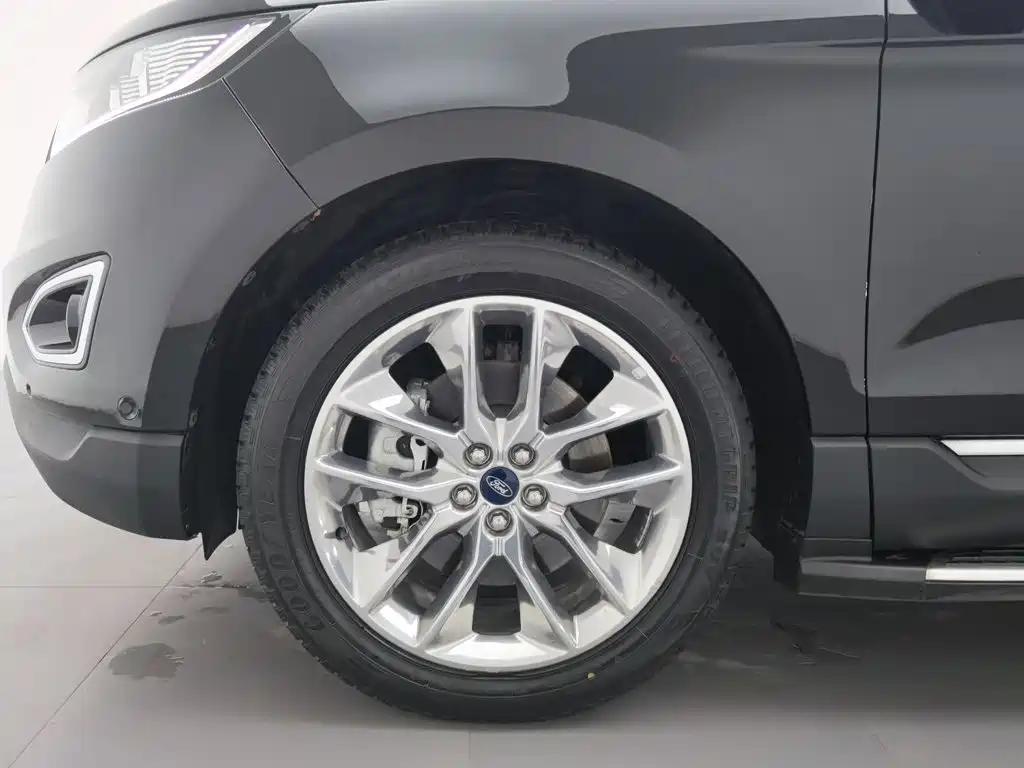 Ford Edge — миниатюра 17