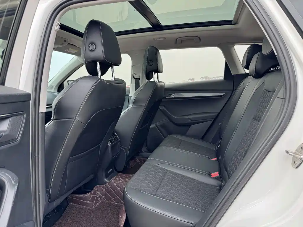 Skoda Karoq — миниатюра 5