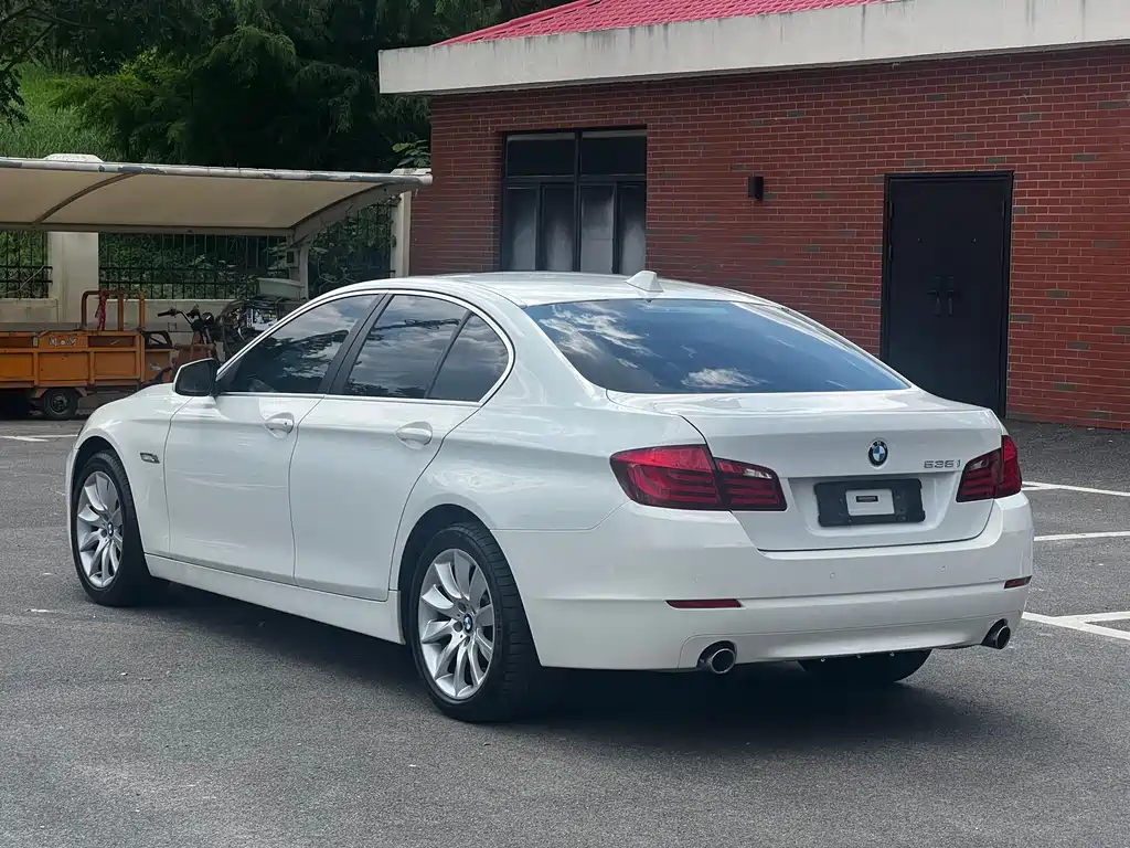 BMW 5 Series (Import) — миниатюра 29