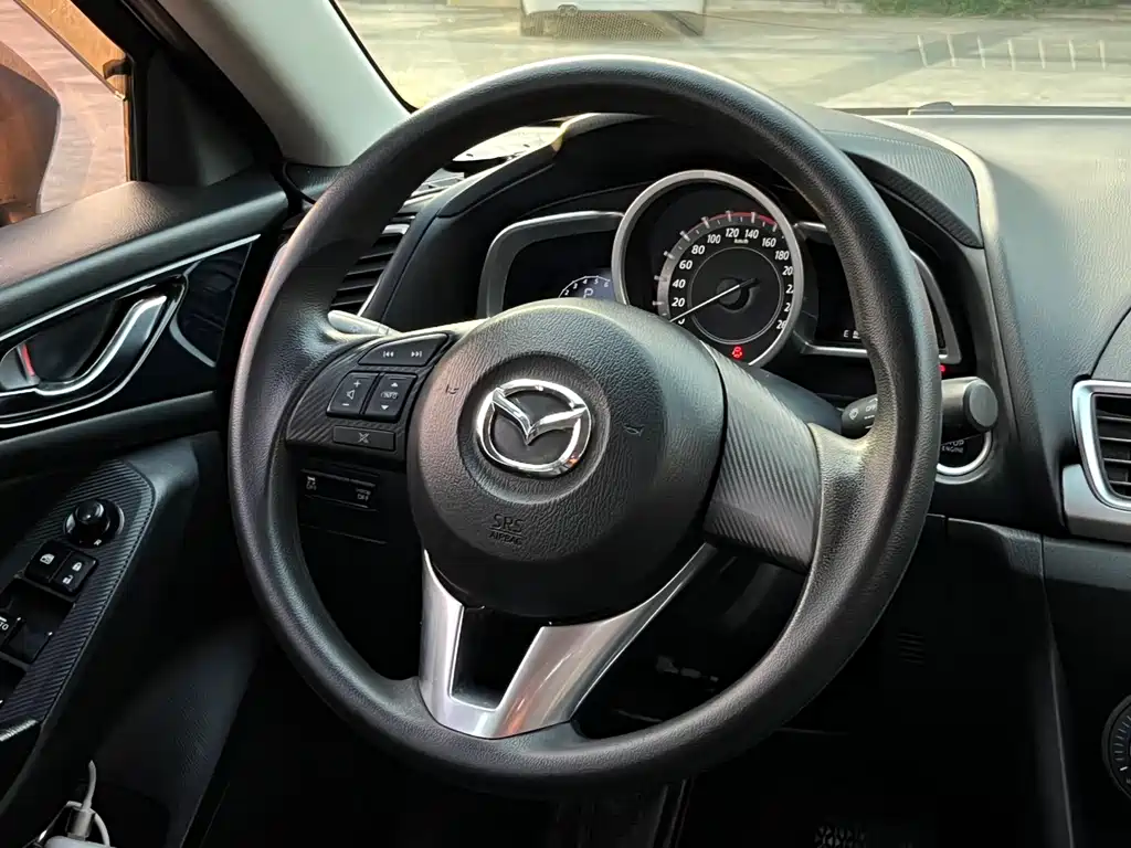 Mazda 3 Axela — миниатюра 11