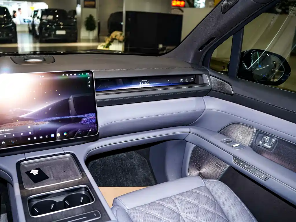 NIO ES8 — миниатюра 9