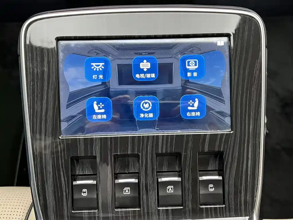 GAC Motor Trumpchi M8 - фото 12