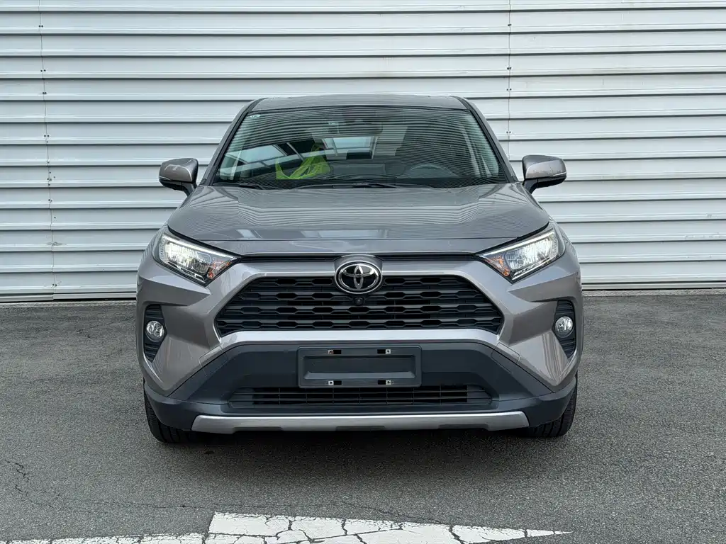 Toyota RAV4 — миниатюра 2